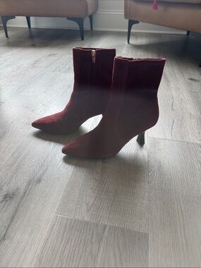Madewell Pointed-Toe Burgundy Suede Ankle Booties with Side Zip